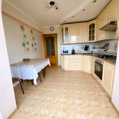 Alquiler de un amplio apartamento de 2 habitaciones, 72 m², Telecentru, Chisináu, Moldavia